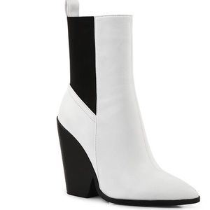 Yadira Bootie size 9